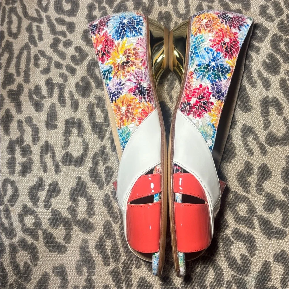 NWOT Amalfi patent leather open toe colorful Resortwear gold heel classic 7.5
